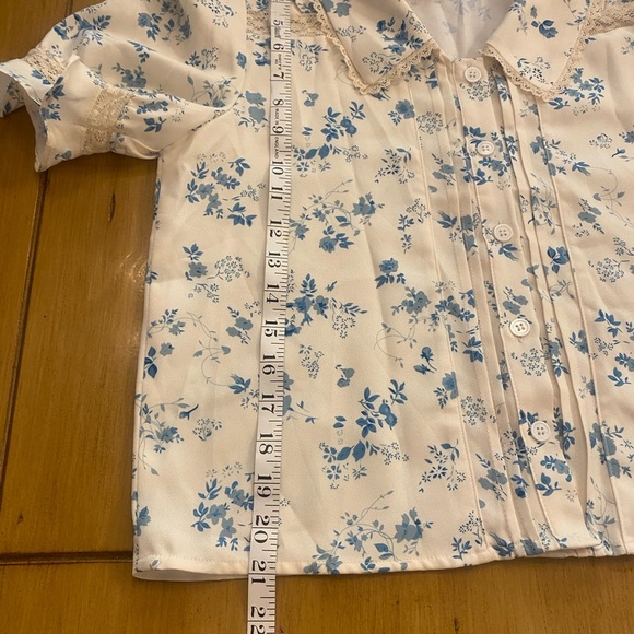 Rihoas Women’s Feminine Vintage Looking Collared Lace Short Sleeve Top New M - Picture 14 of 14